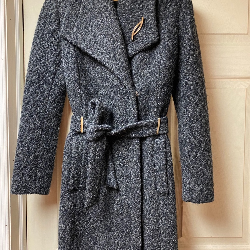 Coat - Picture 3 of 4